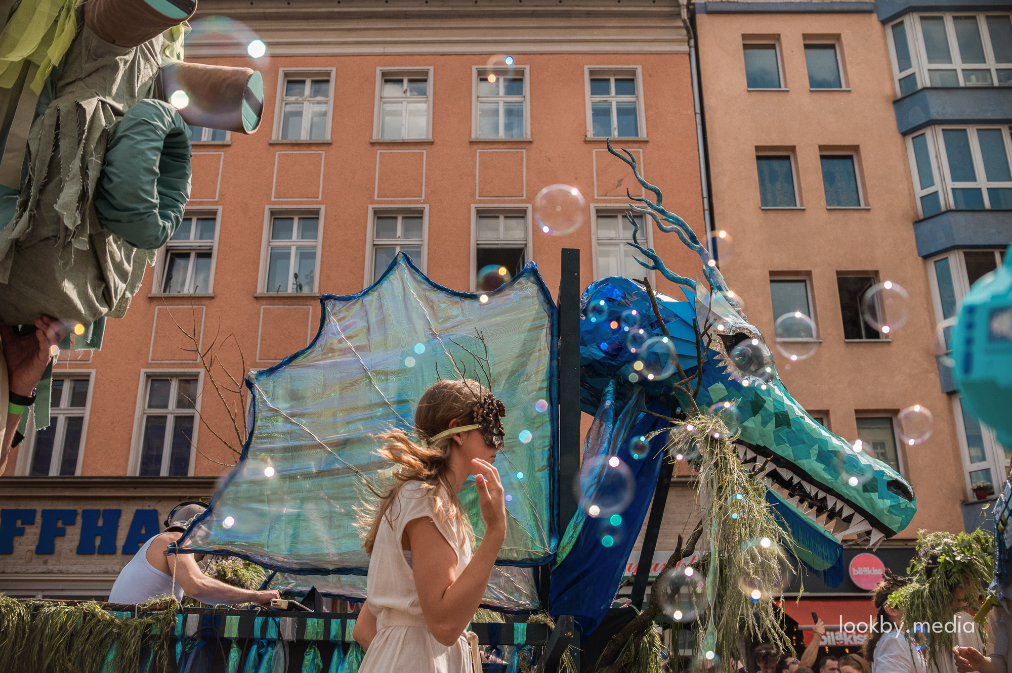 Participants of the Belarusian parade group “Belarus tanzt mit dem Drachen” took part in Berlin’s Karneval der Kulturen with costumes, wreaths and a large Цмок figure