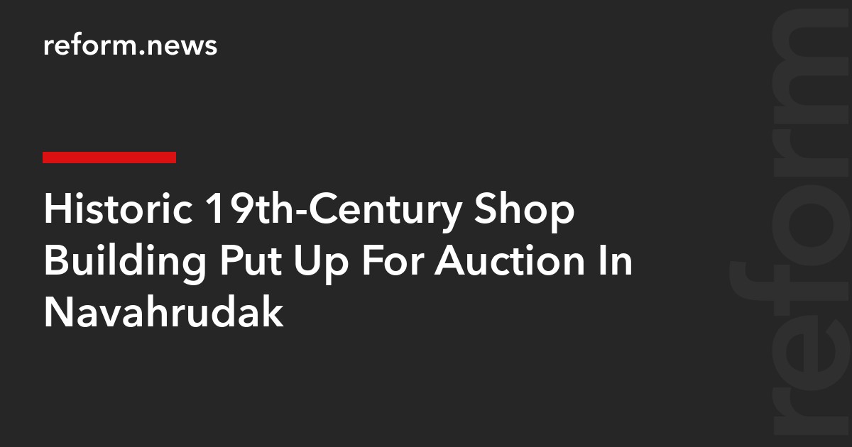 Historic 19th-Century Shop Building Put Up For Auction In Navahrudak