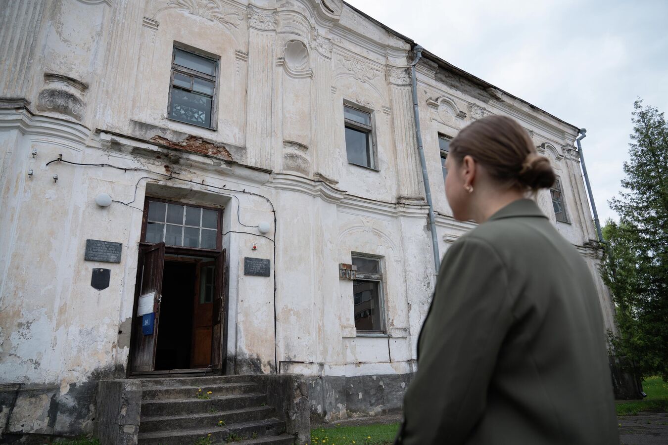Спадчына за дзве базавыя: закінуты палац Радзівілаў-Солтанаў у Дзятлаве купіла расіянка