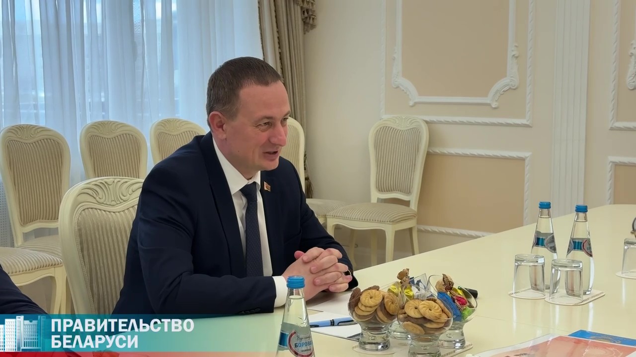 Турчин встретился с казахстанским блогером - борцом с лишним весом, который будет снимать сезон шоу в Беларуси
