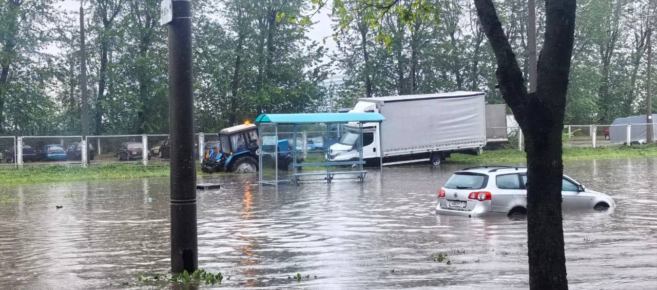 Ливень в Минске затопил 7 участков дорог