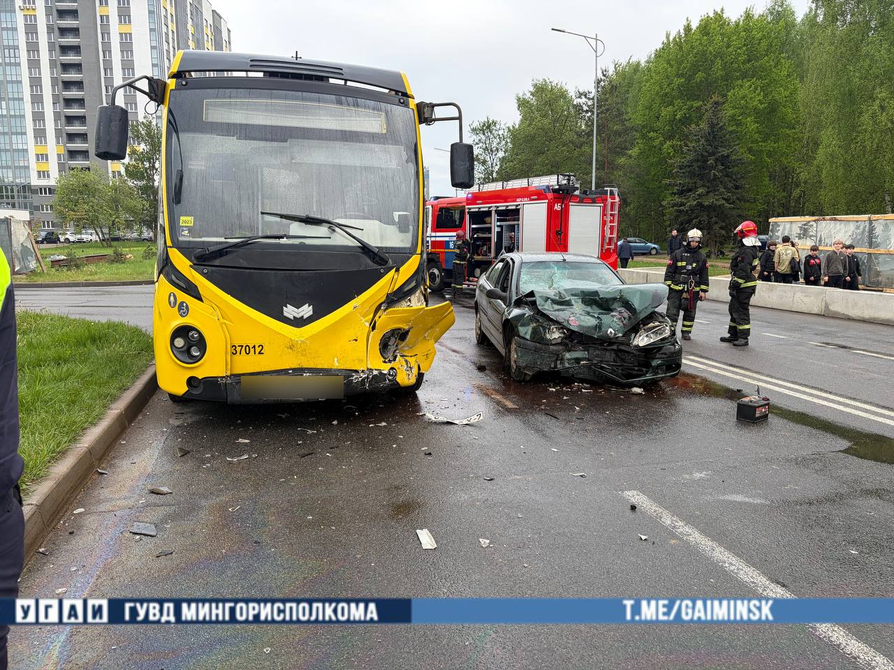 Renault врезался в электробус в Минске. Пострадали 4 человека