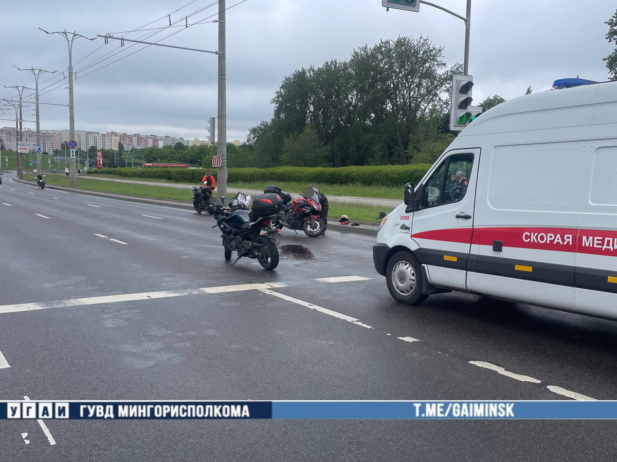 Две мотоциклистки столкнулись в минской Курасовщине