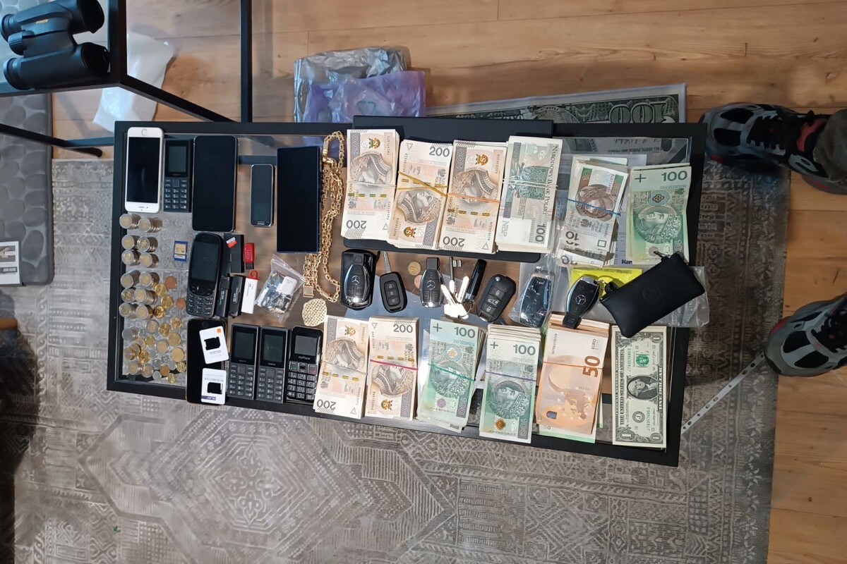 В Польше раскрыли очередную группу контрабандистов сигарет из Беларуси