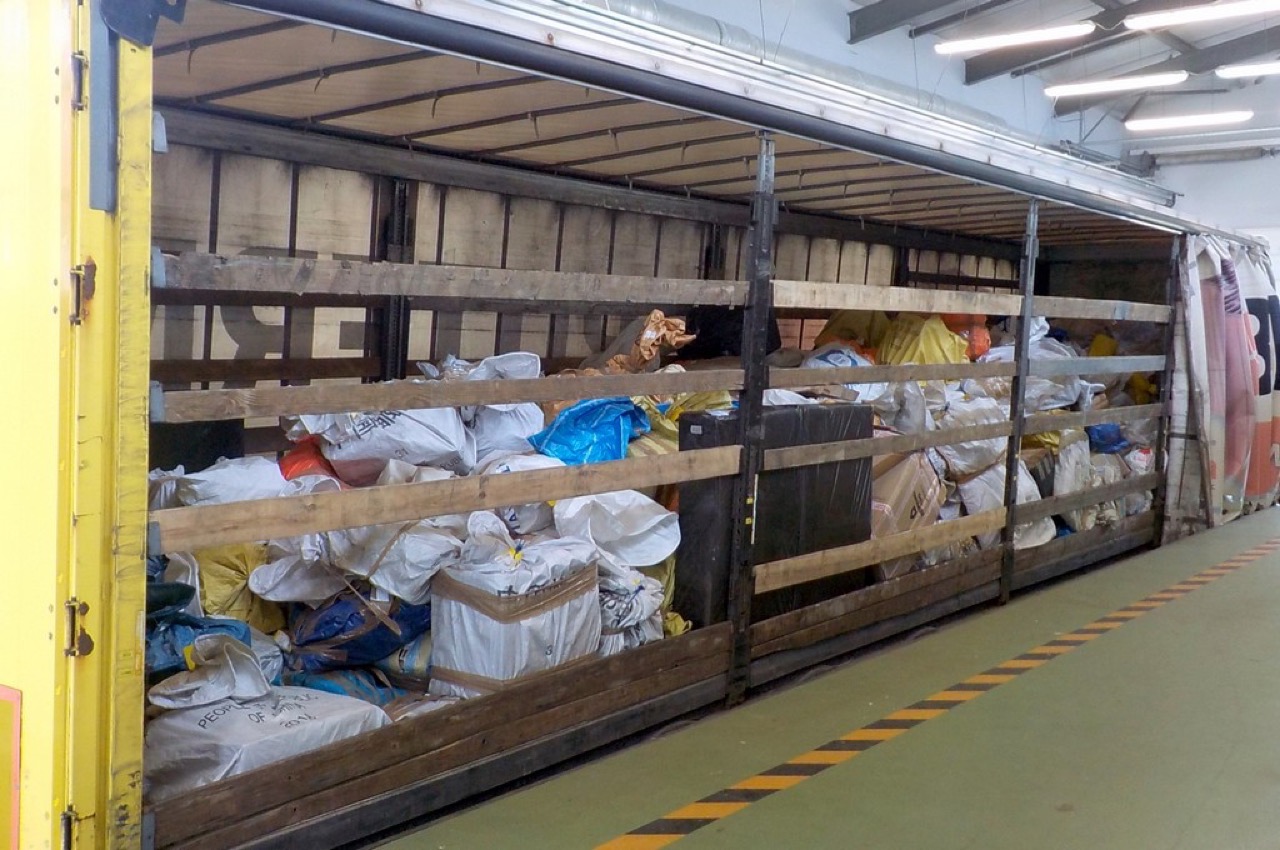 Крупную партию сигарет и лекарств задержали на польской границе