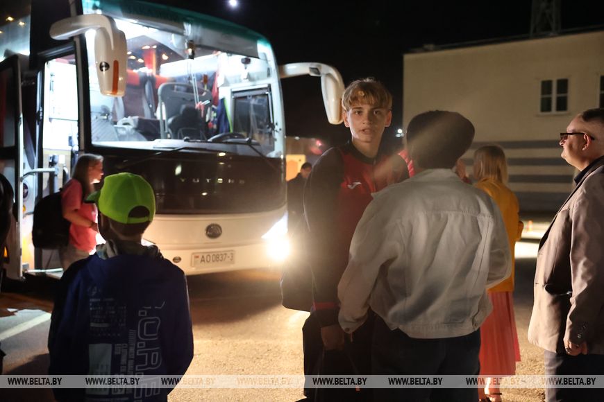 Пассажиры попавшего под удар автобуса вернулись в Речицу
