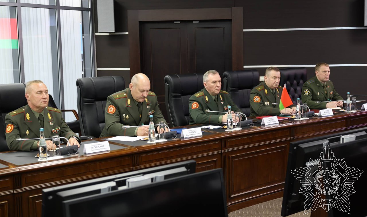 Министры обороны Беларуси и России обсудили «направления дальнейшего взаимодействия»