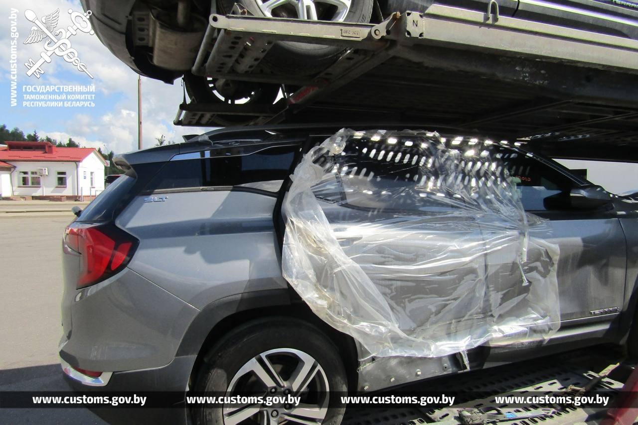 Belarusian Fined for Concealing Armored Glass From Customs