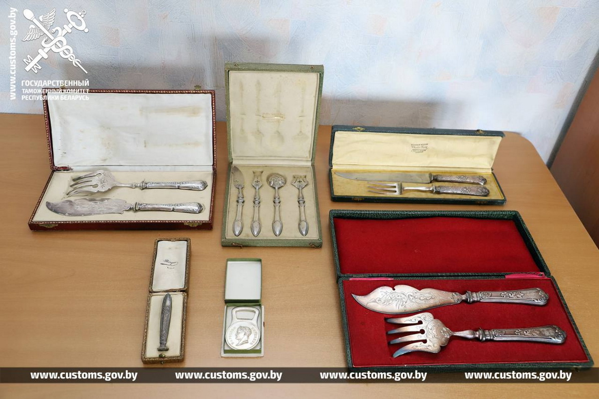 Brest Customs Officers Seize 20 Cultural Valuables From Married Couple
