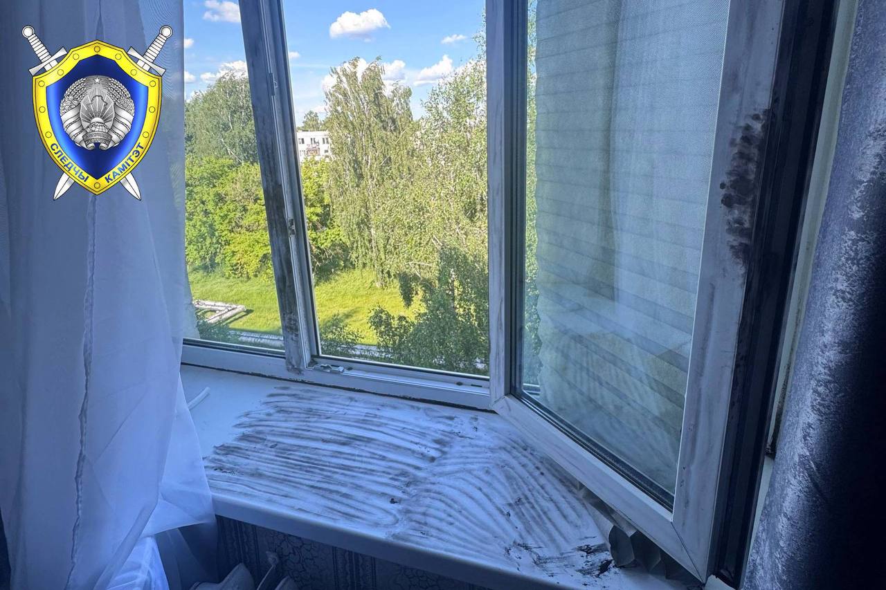 Ребенок выпал из окна пятого этажа в Марьиной Горке