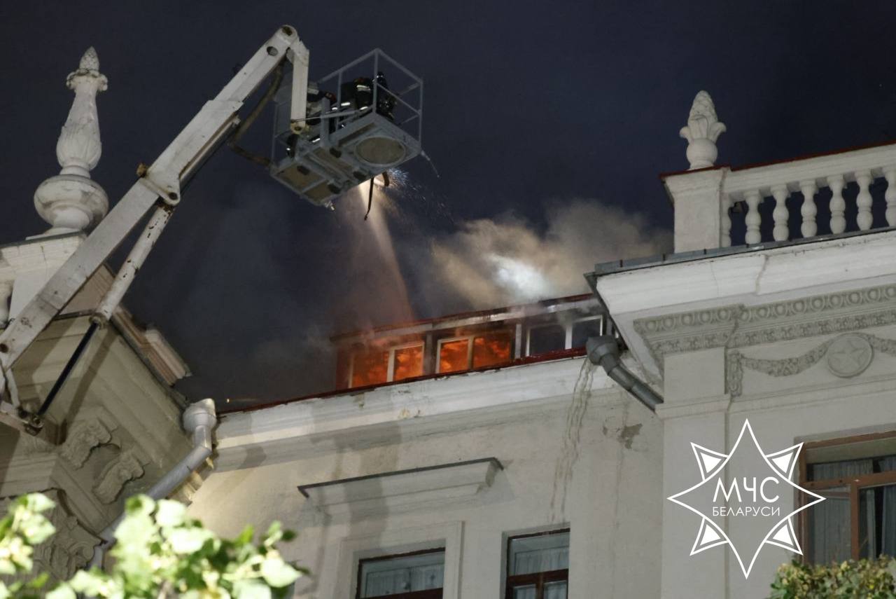 Крупный пожар в центре Минска был потушен ночью