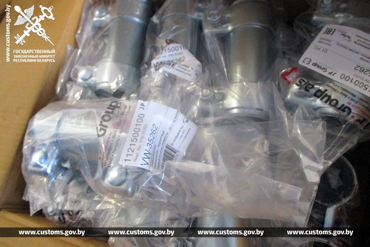 Польский перевозчик пытался спрятать крупную партию запчастей от беларусской таможни
