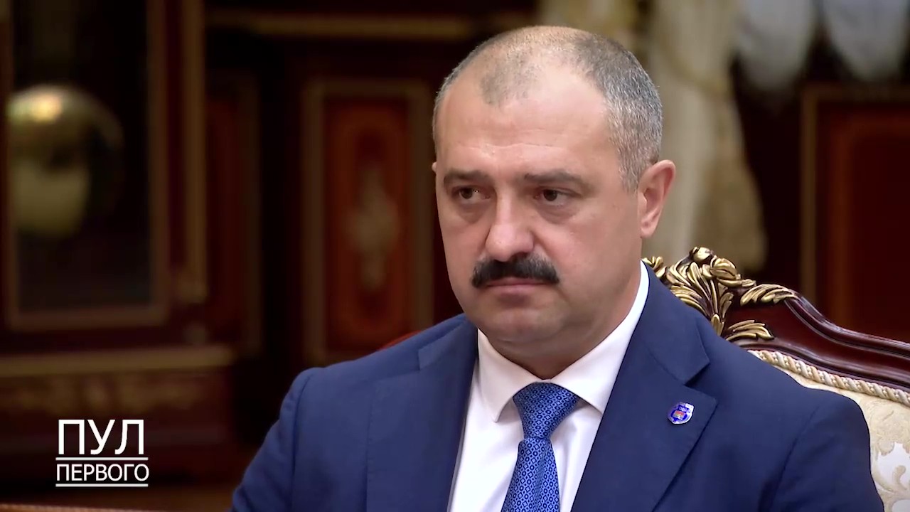 "Что у нас на внешнем треке?" Лукашенко принял доклад у Лукашенко