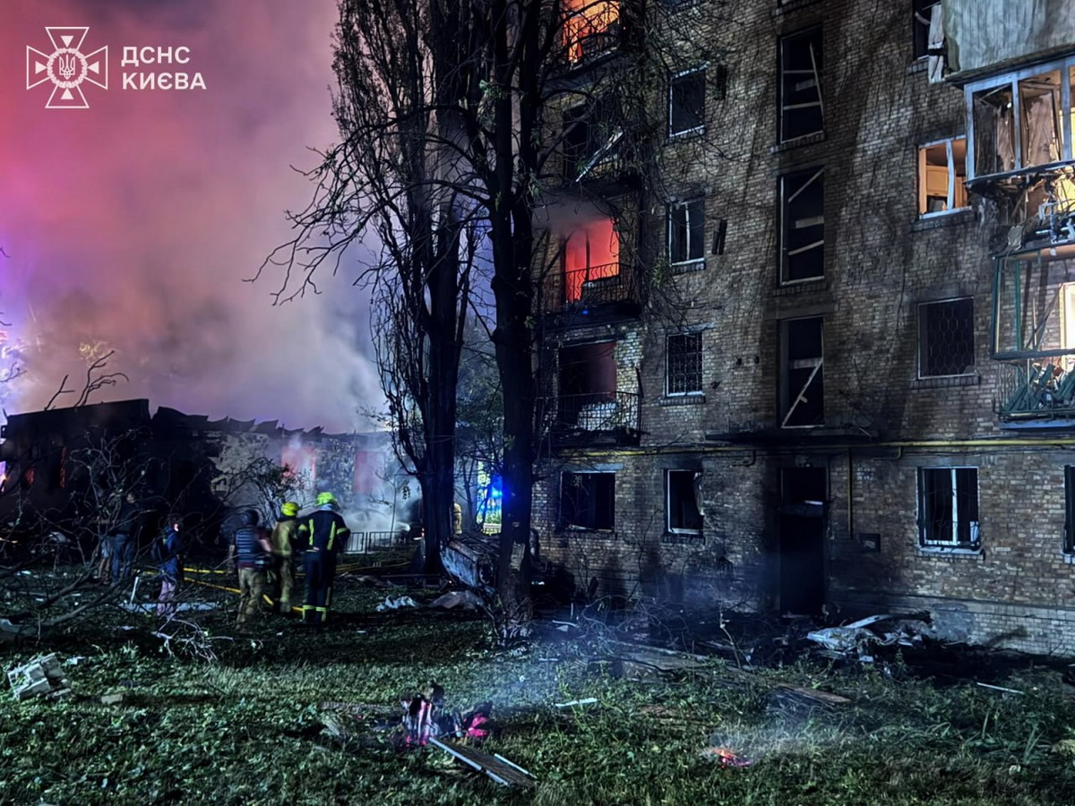 Россия нанесла один из самых массированных ударов по Киеву с начала войны — Зеленский