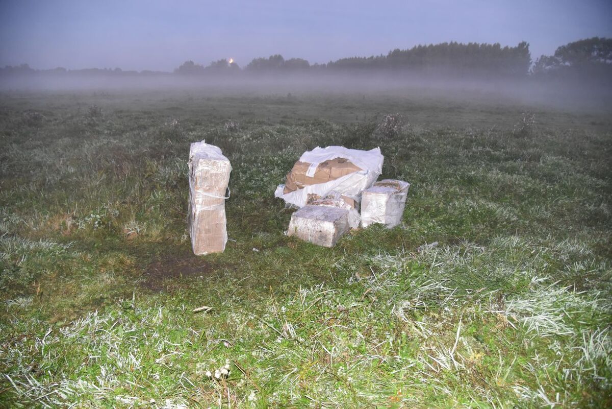 Польские пограничники задержали 9 контрабандистов сигарет. Среди них есть беларусы