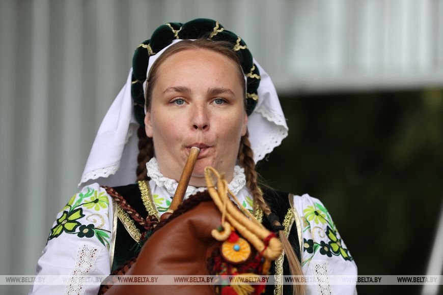 Пад Мінскам прайшоў дударскі фэст з літаратурным дадаткам - фотафакт