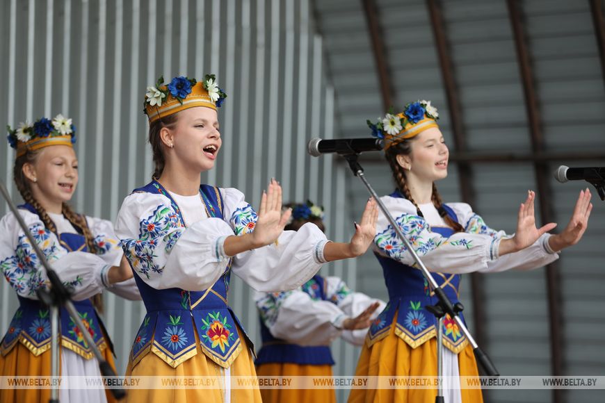 Пад Мінскам прайшоў дударскі фэст з літаратурным дадаткам - фотафакт