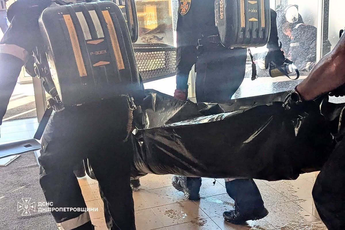 Россия ударила по торговому центру в Кривом Роге. 5 погибших, более 90 пострадавших