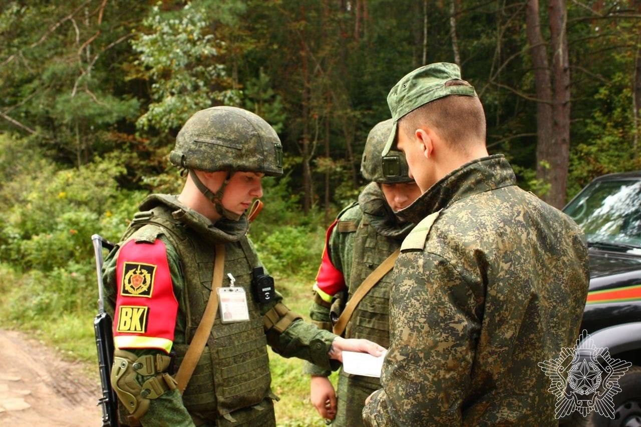 Вайскоўцаў камендатур падчас вучэння размясцілі ў акопах