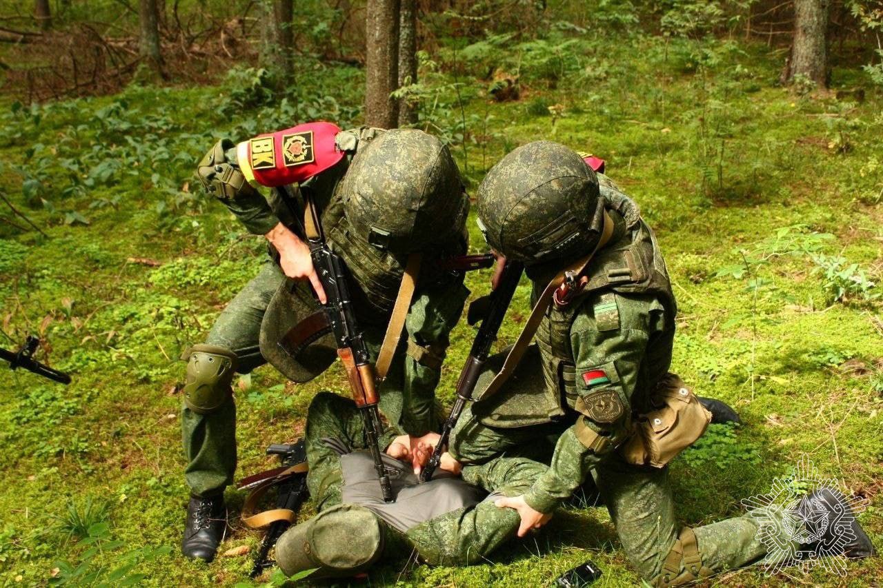 Вайскоўцаў камендатур падчас вучэння размясцілі ў акопах