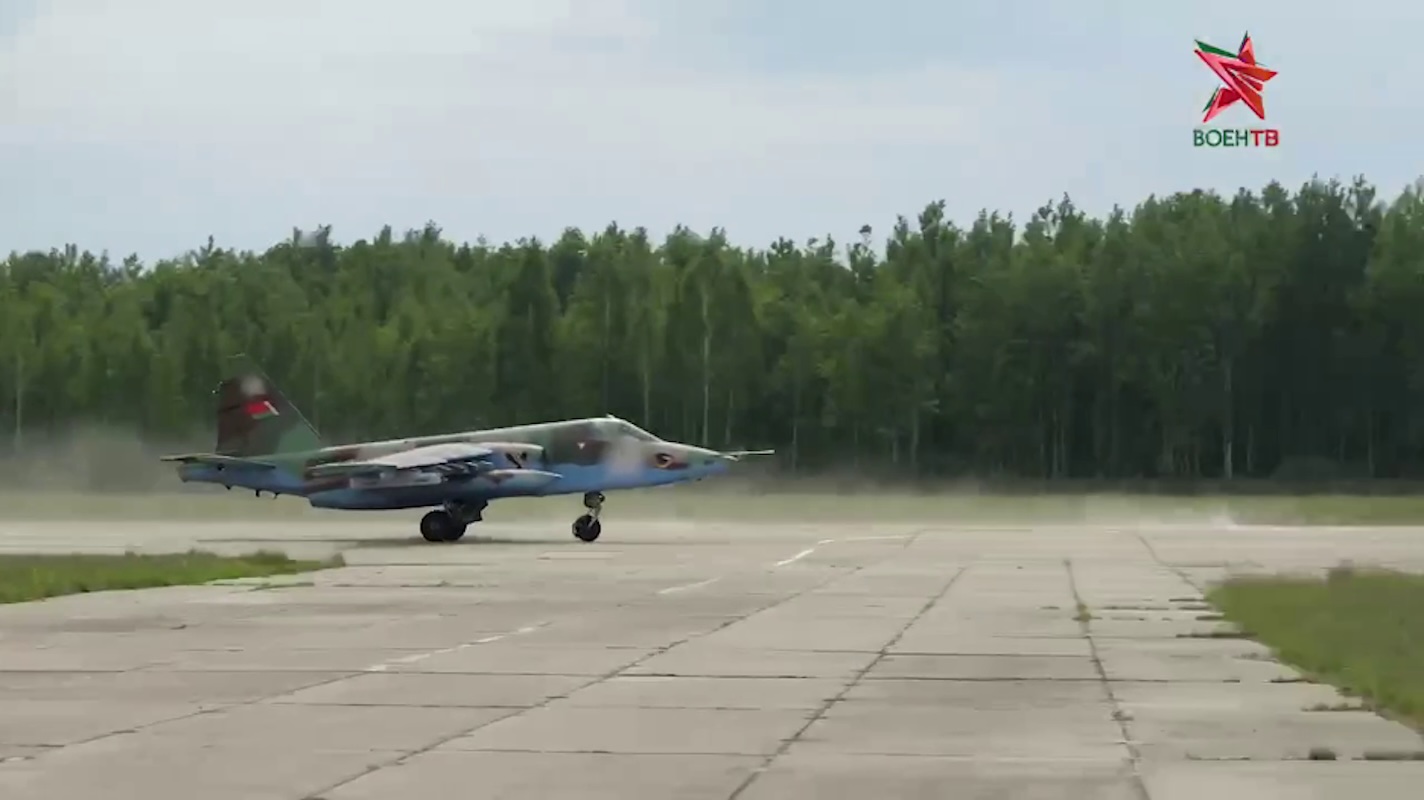FPRI: беларусские Су-25 на «ядерных» учениях отрабатывали скорее выживание, чем применение ядерного оружия