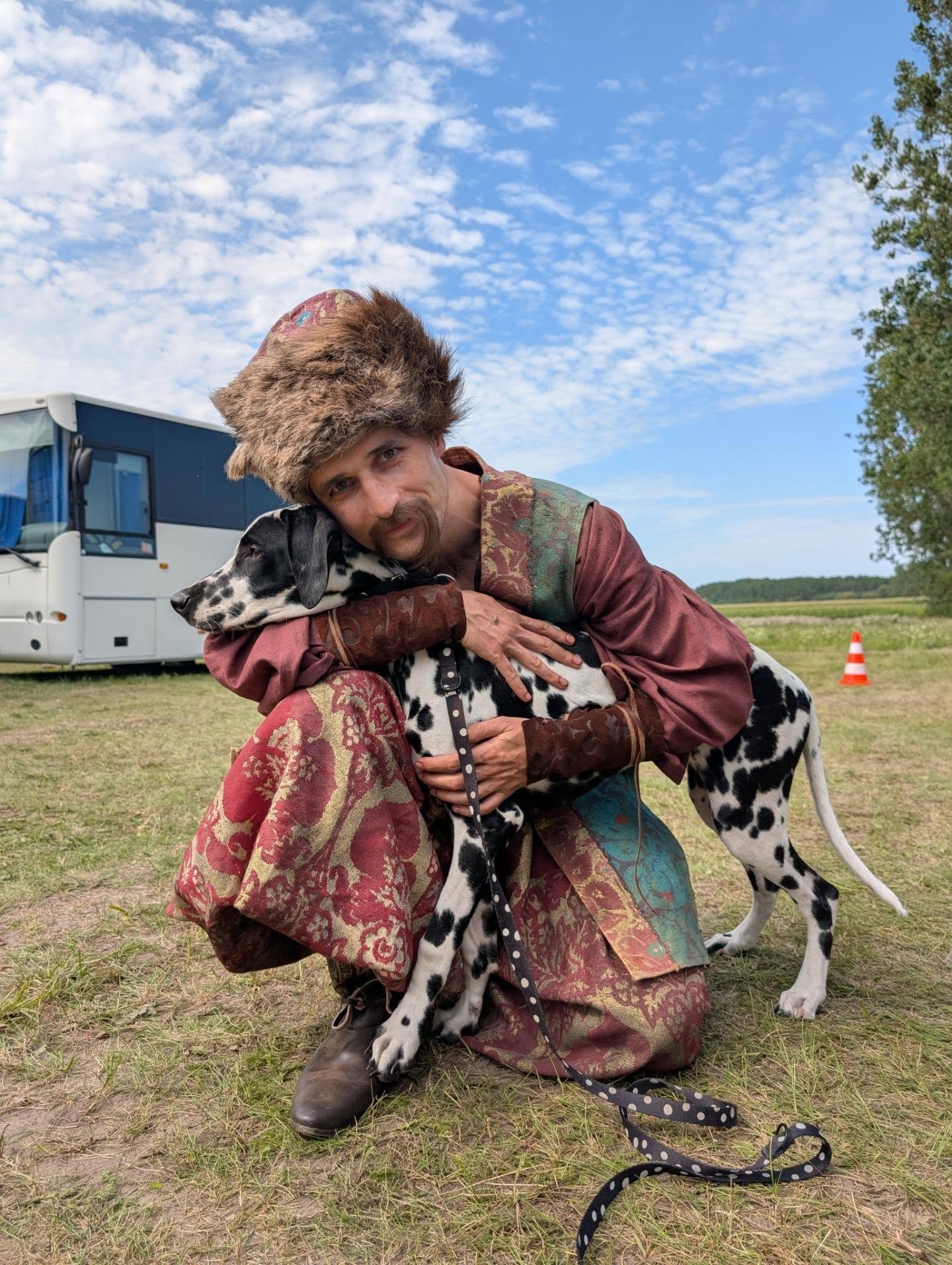 "'Had to Make Sacrifices': Kasary Appear in New Season of Polish Series '1670' – Photo Report"