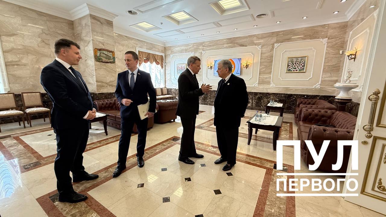 Coale Arrives at Lukashenka’s Palace