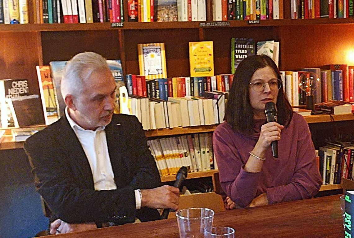 «Кнігі, якія мы пішам, гэта капсулы часу»: у Варшаве прайшла прэзентацыя польскага перакладу «Сабак Эўропы» Альгерда Бахарэвіча